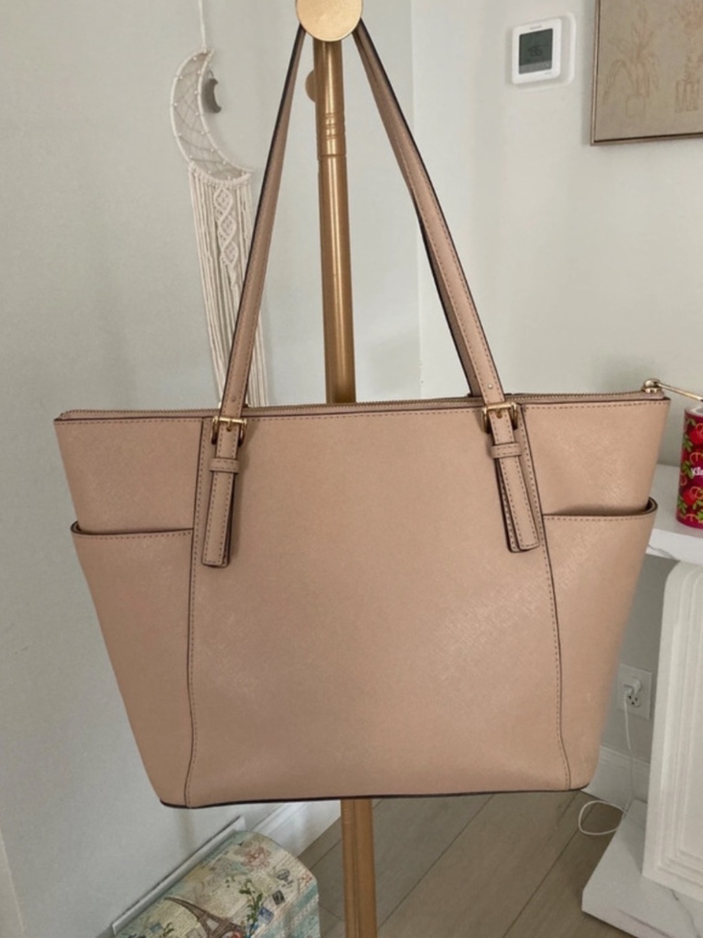 Preloved [100% Authentic] MK tote in Beige - Picture 4 of 6